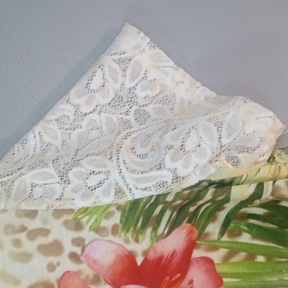 Alfred Dunner Women's Tropical Floral Short Sleeve Lace Top Size XLP - Picture 5 of 9